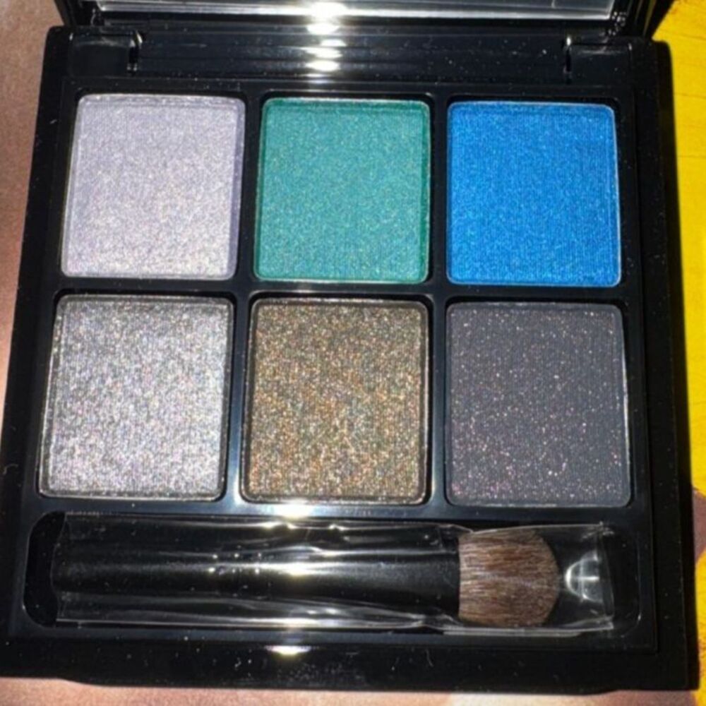 MAC x Antonio Lopez 6 Eyes Eyeshadow Palette in ~TEAL